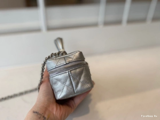 First Bag Ru WITH CHANEL CHAIN VANITY SMALL 0822